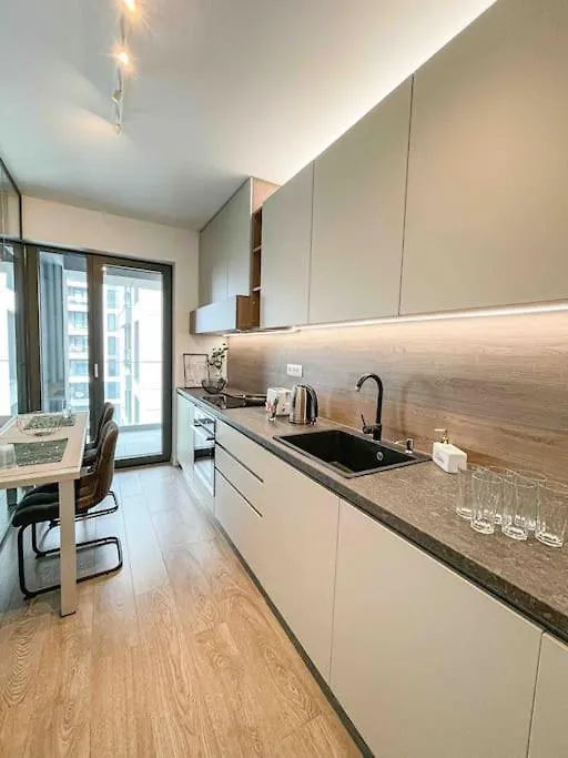 Glamorous 1Br Condo W/Free Parking Bucharest Romania