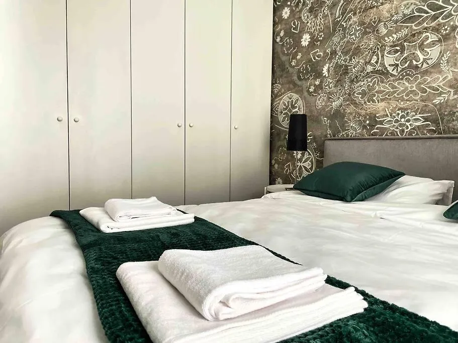 Glamorous 1Br Condo W/Free Parking Bucharest