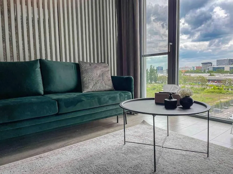 Glamorous 1Br Condo W/Free Parking Bucharest 0*,